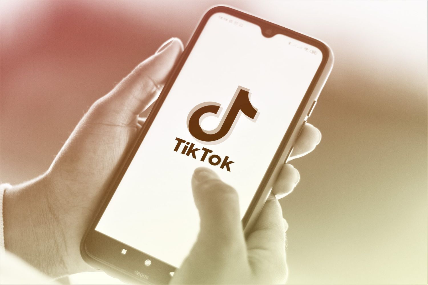L'effet Domino : comment les likes TikTok boostent les autres métriques d'engagement